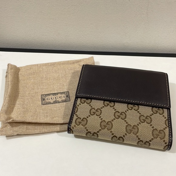 SOLD❤️AUTHENTIC GUCCI MONOGRAM Heart Logo Bifold Wallet❤️ - Picture 8 of 16